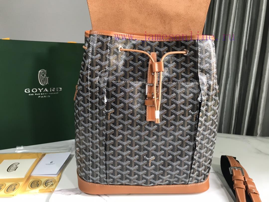 Goyard&ALoro PianainIn French, it means "mountaineer" and is an urban adventurerALoro Piana n3z2cmfv - Image 6