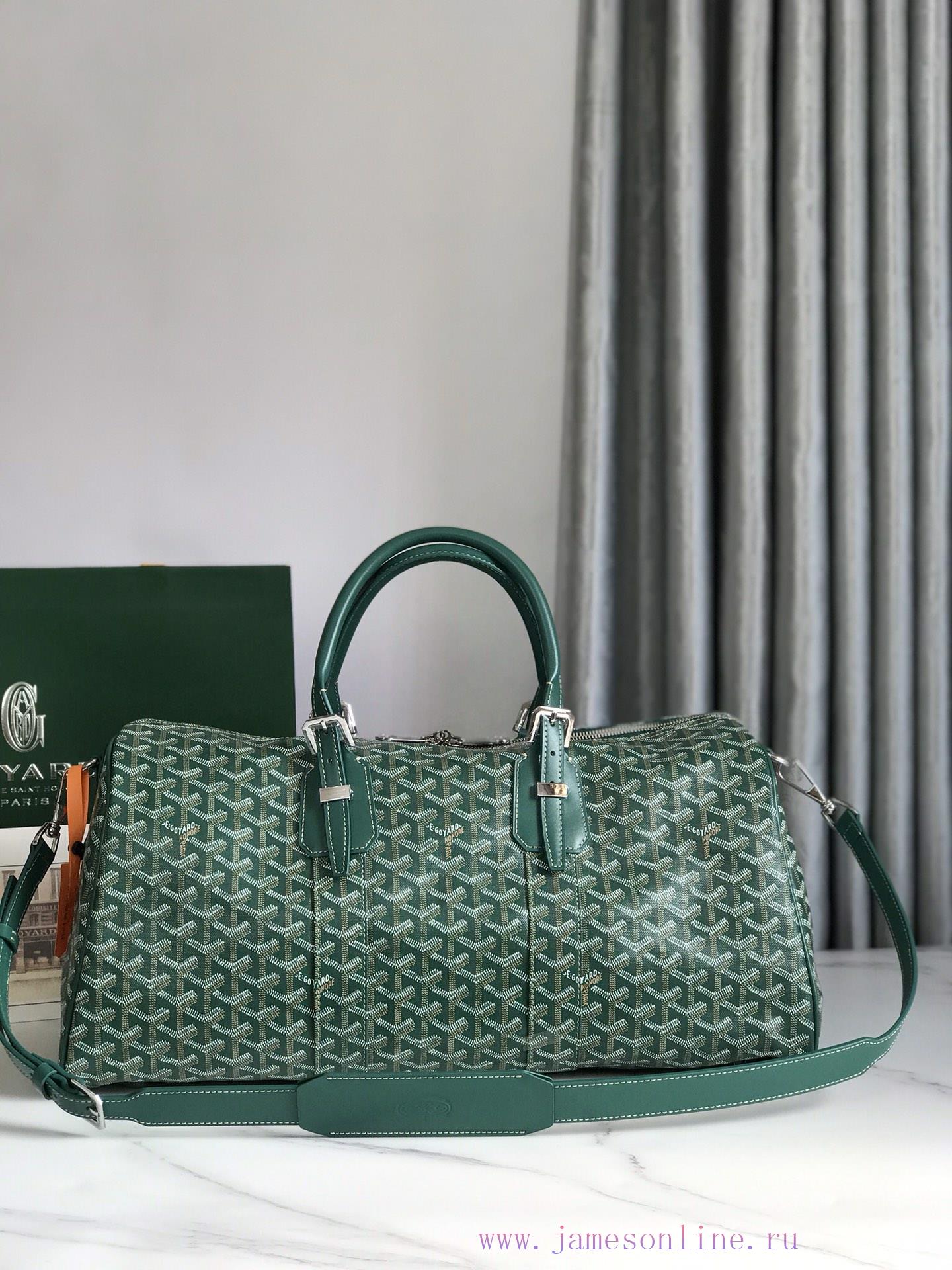 🧳 The Boston45 travel bag is made of Goyardine cotton linen canvas and Servon calf leather, vg9hw1lt
