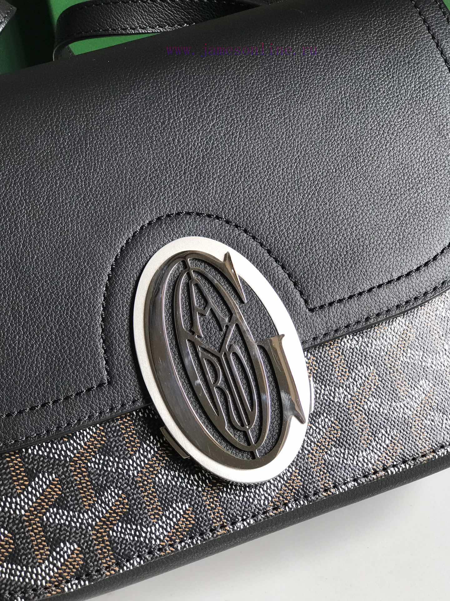 GOYARD 233 LLL not only retains the iconic elements of the classic version, such as the eye- 3lzlz750 - Image 6