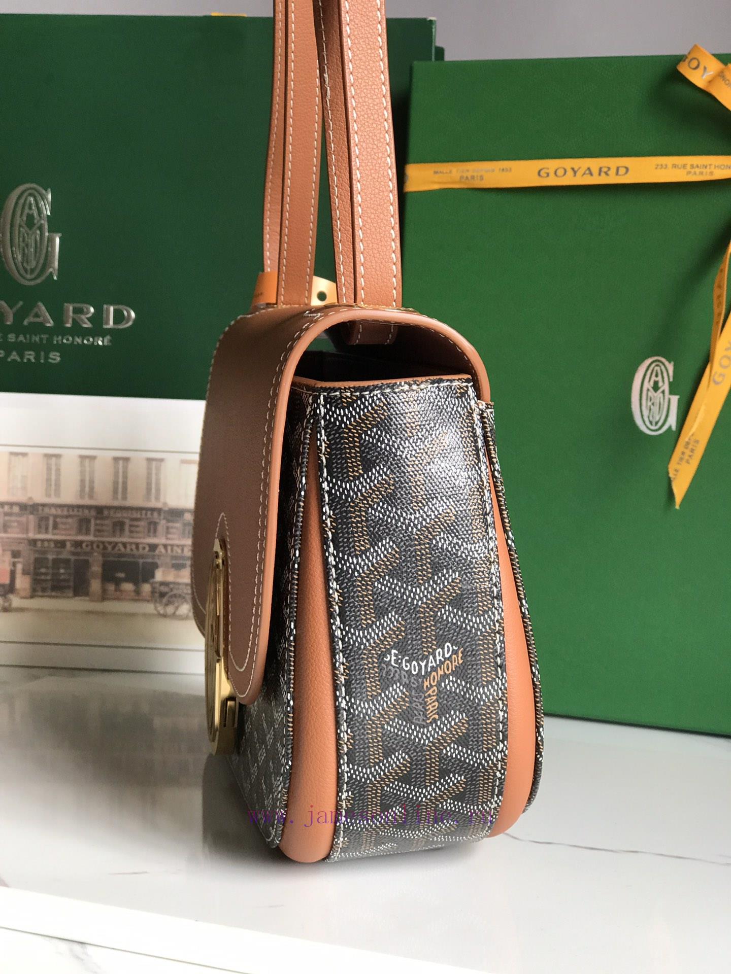 GOYARD 233 LLL not only retains the iconic elements of the classic version, such as the eye- o0akb7vp - Image 3
