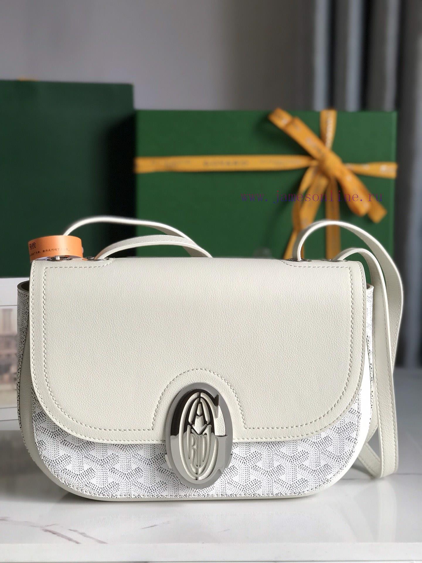 GOYARD 233 LLL not only retains the iconic elements of the classic version, such as the eye- zq67uqwj