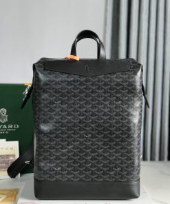 The CisaLoro Pianain backpack is a reissue of the iconic ALoro Pianain backpack, designed fo sv8ro6j3