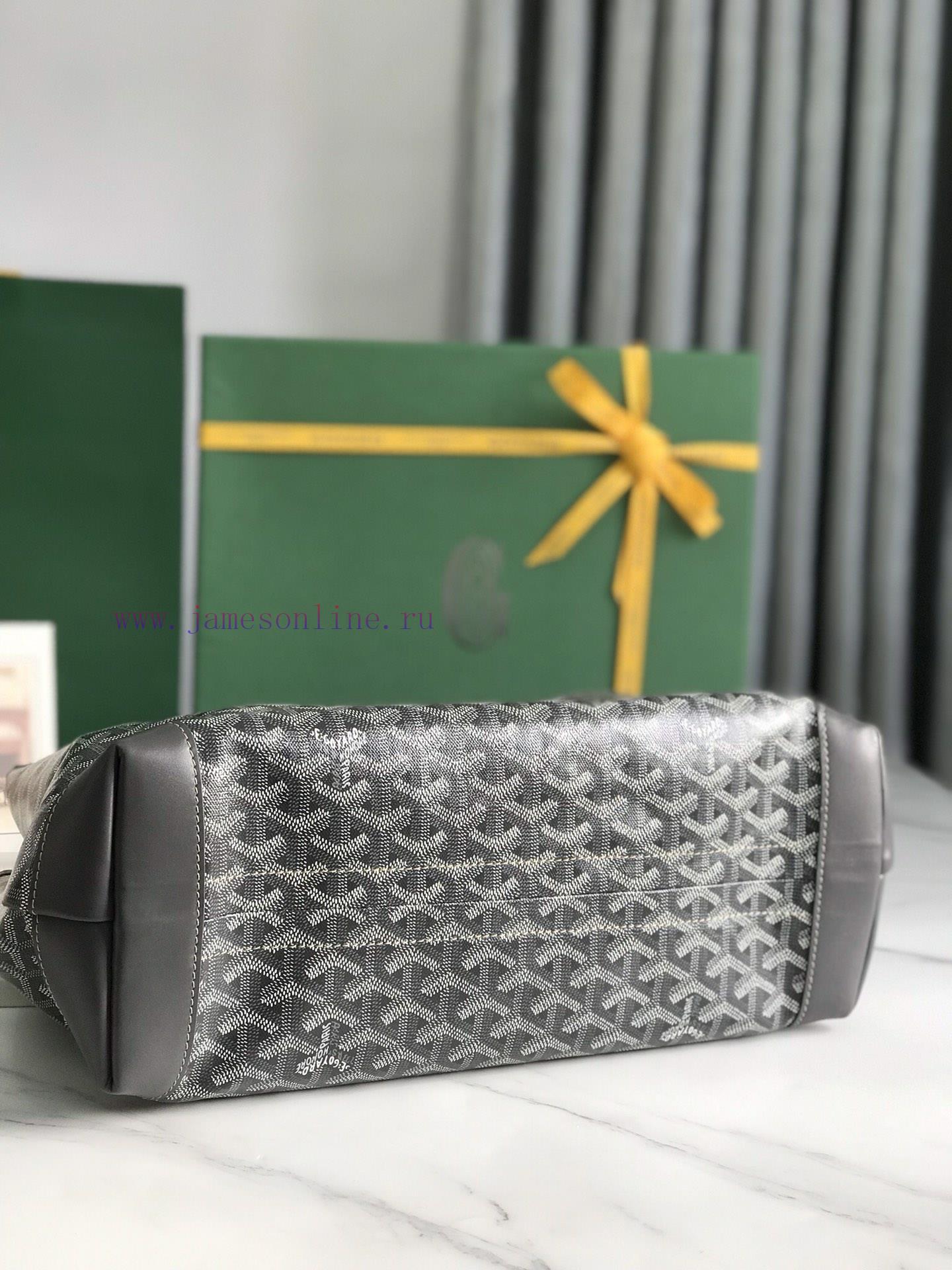 Goyard tote Commuter SeriesThe Bellechasse Biaude convertible bag has a spacious interior th 796be4o6 - Image 8