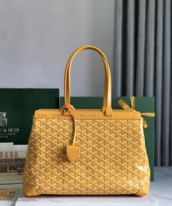 Goyard tote Commuter SeriesThe Bellechasse Biaude convertible bag has a spacious interior th zrr1nvfn