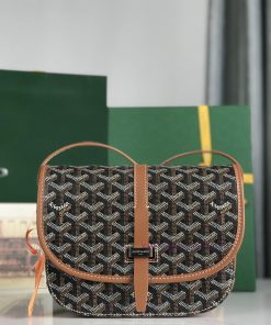 Matching original packaging with silk ribbon🤩 𝐆𝐨𝐲𝐚𝐫𝐝 The newly launched Goyard Belv é d è re y2hi4bum