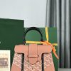 Comes with original boxPearl powder on the newThe Goyard Sa ï gon bag was introduced in the gdne56k1