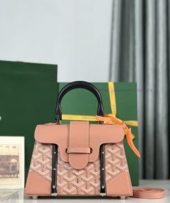 Comes with original boxPearl powder on the newThe Goyard Sa ï gon bag was introduced in the gdne56k1