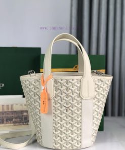 MaisonGoyard >Brand new sandstone color, an immersive and poetic presentationThe new color qlc788cs