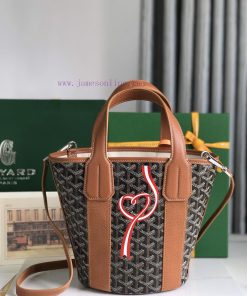 BELHARRA small bag is the perfect companion for vacationing under the sun. Its iconic bucket s6n5uckt