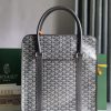 Upgraded gift box Bourgogne vertical briefcase reintroduces the classic works of the 1960s. 8nxf5azq