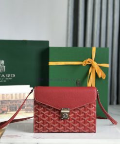 The design of CHYPRE crossbody bag combines the elements of a wallet and a handbag, which is ckswgkew