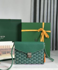 The design of CHYPRE crossbody bag combines the elements of a wallet and a handbag, which is kdi1luch