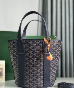 BELHARRA small bag is the perfect companion for vacationing under the sun. Its iconic bucket 4wihf3q4