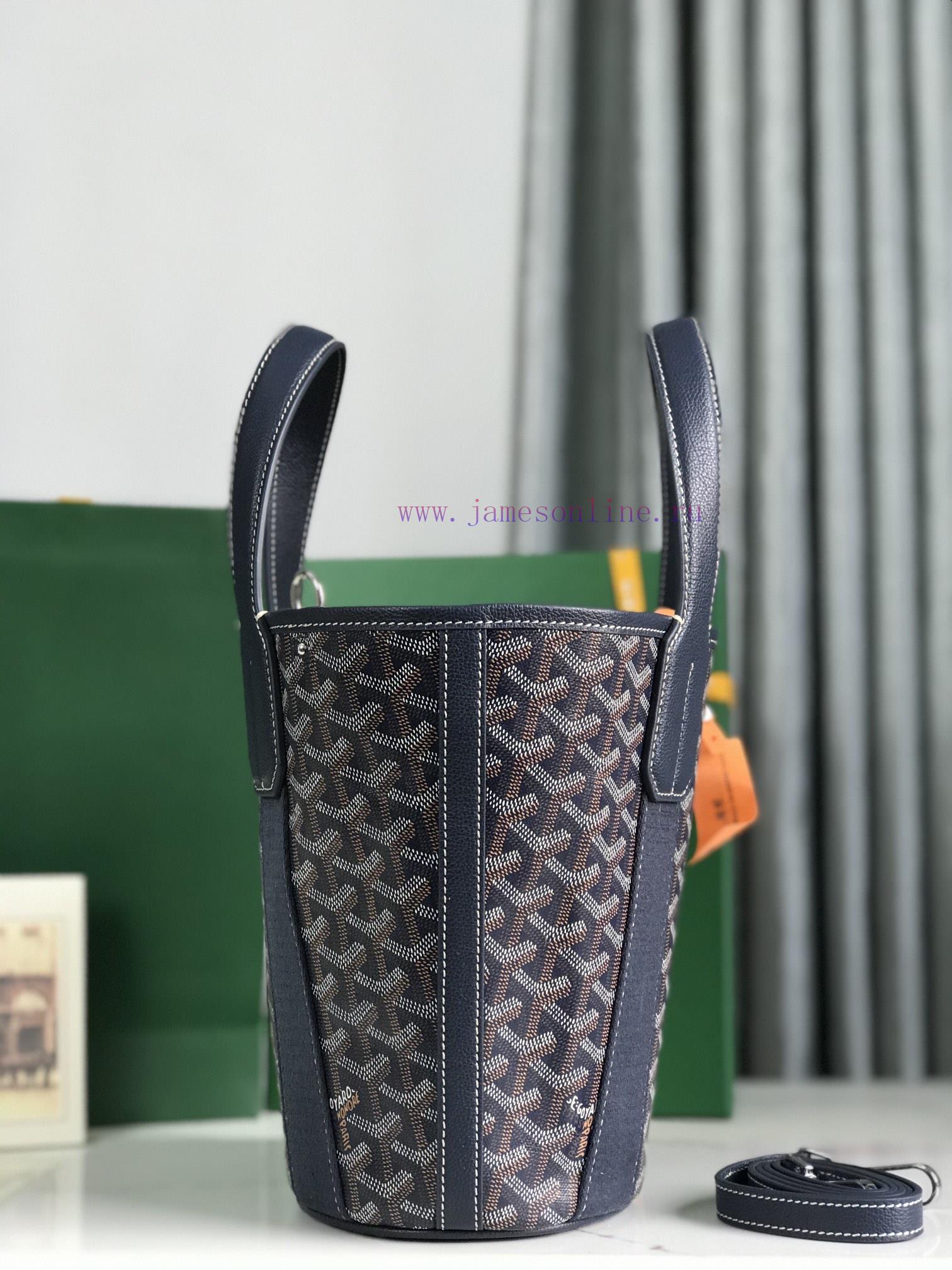 BELHARRA small bag is the perfect companion for vacationing under the sun. Its iconic bucket 4wihf3q4 - Image 7
