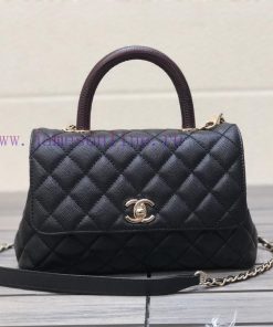 Chanel Bag 𝘾𝙃𝘼𝙉𝙀𝙇 𝟮𝟭𝙉𝙚𝙬 𝘾𝙤𝙘𝙤 𝙝𝙖𝙣𝙙𝙡𝙚The outer seam of the bag cover is designed with a built- psrxma1p
