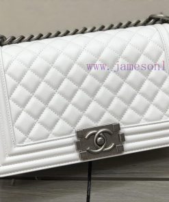 Chanel Bag 𝐋𝐞𝐛𝐨𝐲 Tire Leather SeriesNine years of handmade precision production, based on th c4xt03x7