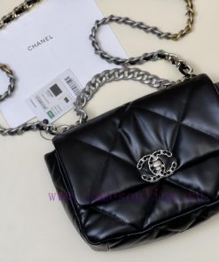 Chanel Bag Annual Pack King 𝟏𝟗𝐁𝐚𝐠 Calf BlackMouth cap, foreskin, calf leatherGold, silver, a veh5r3x4