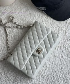 Chanel Bag 𝗖𝗛𝗔𝗡𝗘𝗟𝘾𝙁 Series Caviar Ball Pattern Quality with Sheepskin Inner𝙎𝙞𝙯𝙚 𝟮𝟱.𝟱𝗰𝗺Model tol5m2dn