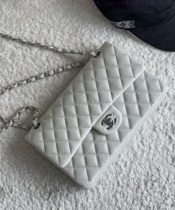 Chanel Bag 𝗖𝗛𝗔𝗡𝗘𝗟𝘾𝙁 Series Caviar Ball Pattern Quality with Sheepskin Inner𝙎𝙞𝙯𝙚 𝟮𝟱.𝟱𝗰𝗺Model xxf2vorh