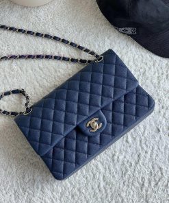 Chanel Bag 𝗖𝗛𝗔𝗡𝗘𝗟𝘾𝙁 Series Caviar Ball Pattern Quality with Sheepskin Inner𝙎𝙞𝙯𝙚 𝟮𝟱.𝟱𝗰𝗺Model qoxud9xb