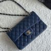 Chanel Bag 𝗖𝗛𝗔𝗡𝗘𝗟𝘾𝙁 Series Caviar Ball Pattern Quality with Sheepskin Inner𝙎𝙞𝙯𝙚 𝟮𝟯𝗰𝗺Model 𝟭𝟭 mmtb6wmk