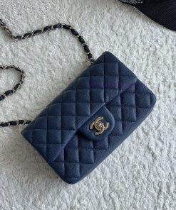 Chanel Bag 𝗖𝗛𝗔𝗡𝗘𝗟𝘾𝙁 Series Caviar Ball Pattern Quality with Sheepskin Inner𝙎𝙞𝙯𝙚 𝟮𝟬𝗰𝗺Model 𝟭𝟭 cufriaiw