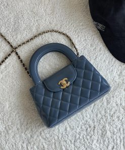 Chanel Bag 𝟮𝟯𝗞𝗞𝗲𝗹𝗹𝘆 Handheld chain bagCowhide with goldSize 𝟭𝟵𝘅𝟭𝟯𝘅𝟳𝗰𝗺Model 𝟰𝟰𝟭𝟲 ogkfr03e
