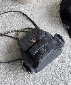 Chanel Bag 𝟮𝟯𝗸 New backpackThe leather is made of caviar and cowhideThe perfect combination grtth83n