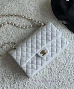 Chanel Bag 𝗖𝗛𝗔𝗡𝗘𝗟𝘾𝙁 series sheepskin quality with inner lambskinSize 𝟮𝟱 𝟱 𝗰𝗺Model 𝟭𝟭𝟭𝟭𝟮 zcydi9qw