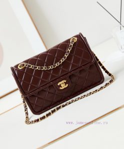Chanel Bag In autumn and winter, the embroidered tofu bag is a combination of resistance and woxfg9tn