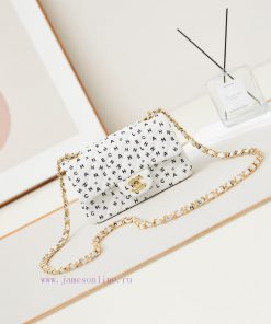 Chanel Bag 24s black and white letter printed CF, the more exquisite it looks, wowThe unique 1lbyzuey