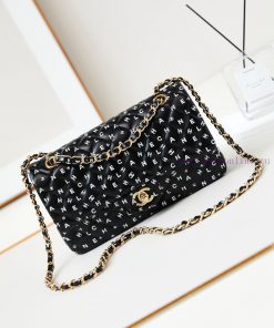 Chanel Bag 24s black and white letter printed CF, the more exquisite it looks, wowThe unique hd33reun