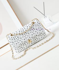 Chanel Bag 24s black and white letter printed CF, the more exquisite it looks, wowThe unique fo5fj30k