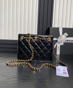 Chanel Bag The Chanel 24K AS5204 autumn/winter collection makes a stunning debut with innova x8d9yg9f