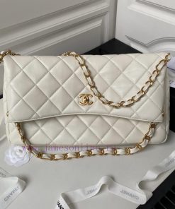 Chanel Bag The Chanel 24P Hobo Bag model AS4777 is very lightweight and has a large capacity 1bnjd02d