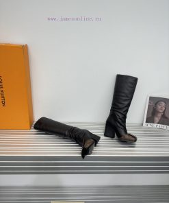 The mostLV FW new long boots,Can be paired with business outfit, a must-have for dinner partvfy4vrui