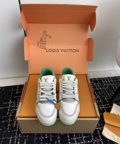 Purchasing gradeLouis Vuitton's popular trainer sneakers are a must-have for everyone, with 7mo6qr79