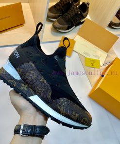 Up newThis Run Away sports shoe combines a variety of materials and features a strapless dest28zsrb7