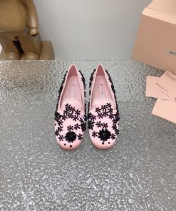 High quality Miumiu Spring/Summer 2024 Fashion Show Embroidered Flower Beads Le Fu Shoes/Slifsoat6ty