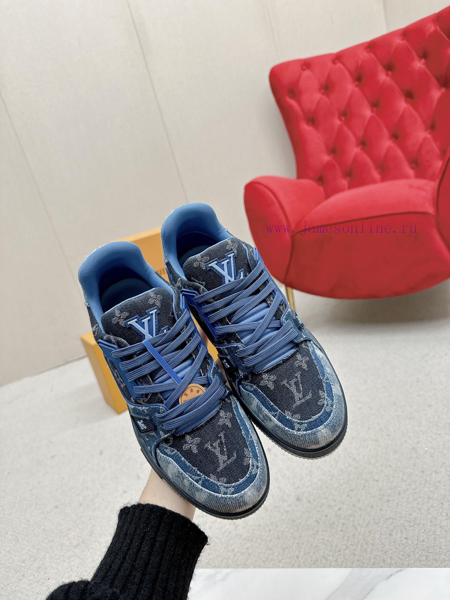 LV TRAINER sneakersThis LV Trainer sports shoe is a patchwork30mxkr74 - Image 5