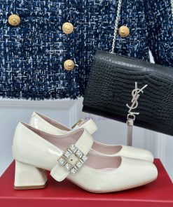 Roger Vivier | RV Classic Diamond BuckleRough heeled Mary Jane single shoesFull of girlish shihslsm0