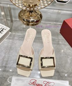 Roger Vivier RV open toed metal square buckle high-heeled slippers for cooldown, new RV earlkv7iuuwq