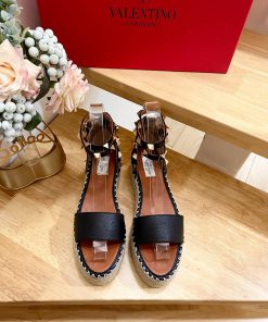 Valentino Garavani Lychee Leather Strap Thick Bottom Slope Heel Sandals-Customized Edition-M1bmv0pzw