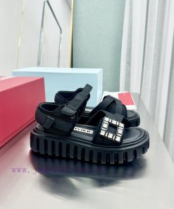 Roger Vivier RV 24ss series with thick soled back air sandals, popular among many internet c36abm23l