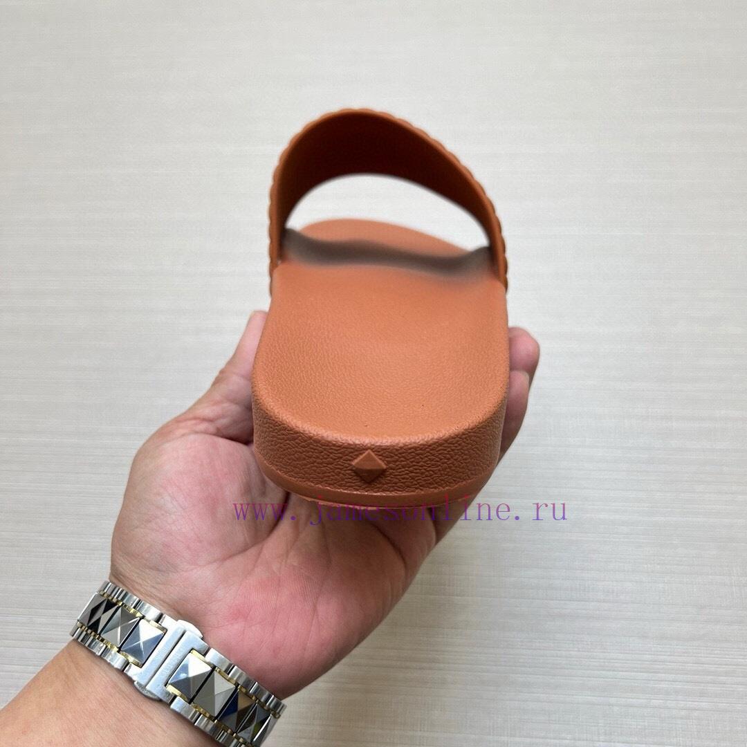 MCM's latest popular fashion slippers, with original 11 mold opening on the official websitekepgk5tj - Image 8