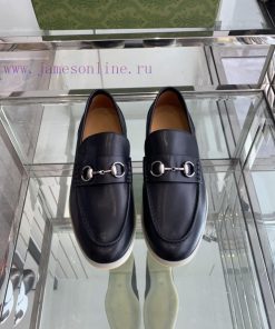 Gucci Classic Men's Horseneck Buckle loafersFeaturing a classic design and intricately embel0lis70a1