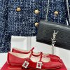Roger Vivier | RV Classic Diamond BuckleMary Jane ShoesThe shoe upper is made of imported ca4nn8nx02