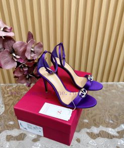 -- New Warren——————2024 Top Valentino Paris Fashion Show launches Valentino mesh studded sanv9i48llg