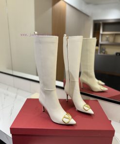 𝑉𝐴𝐿𝐸𝑁𝑇𝐼𝑁𝑂 Valentino ͥ Purchasing LevelThe new season's Warren boots and shoes are also so bef4j00qqz