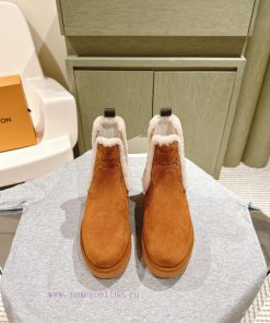 | ²⁰²4 𝐬𝐬  🤍🤎 Synchronize the latest deer skin printed short bootsLouis Vuitton LV exudes asvkpt7i